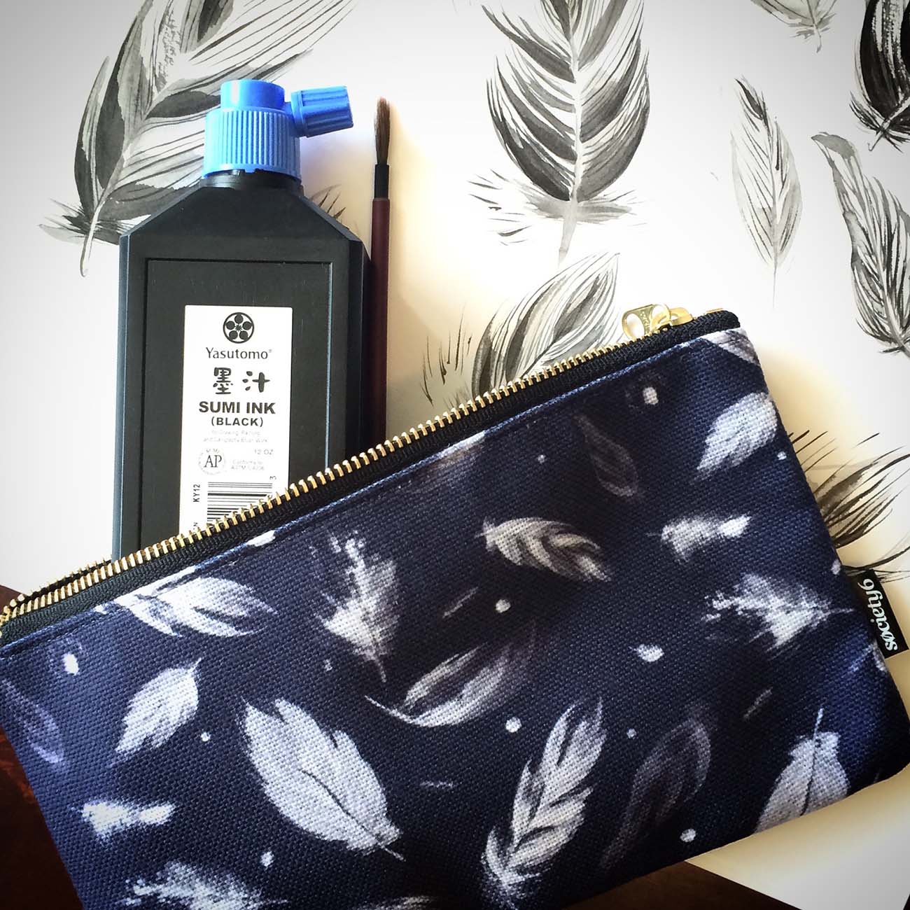 Zipper pouch in Sumi Feather Pattern